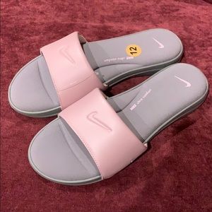 nike women's ultra comfort slide